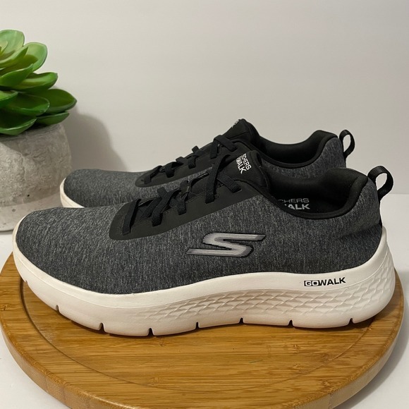 Skechers GO Walk Comfort Sneaker Gray Athletic Walking Shoe Size 11 Normcore - Picture 1 of 9